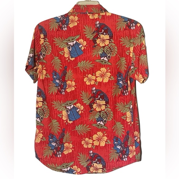 Star Wars Mandalorian / Baby Yoda Hawaiian shirt. Size small GUC - Picture 2 of 5
